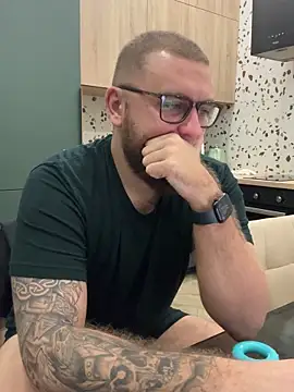 Snapshot of Bear_bear_ chatting on 02/21/25, 11:21 Bear bear  online show from 02/21/25, 11:21