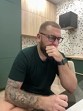 Snapshot of Bear_bear_ chatting on 02/22/25, 10:20 Bear bear  online show from 02/22/25, 10:20