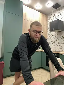 Snapshot of Bear_bear_ chatting on 02/23/25, 04:13 Bear bear  online show from 02/23/25, 04:13