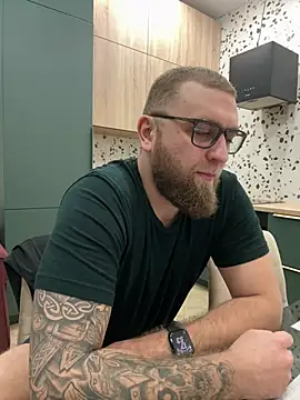 Snapshot of Bear_bear_ chatting on 02/25/25, 02:54 Bear bear  online show from 02/25/25, 02:54