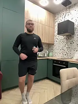 Snapshot of Bear_bear_ chatting on 02/27/25, 05:04 Bear bear  online show from 02/27/25, 05:04