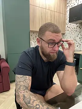 Snapshot of Bear_bear_ chatting on 02/28/25, 02:31 Bear bear  online show from 02/28/25, 02:31