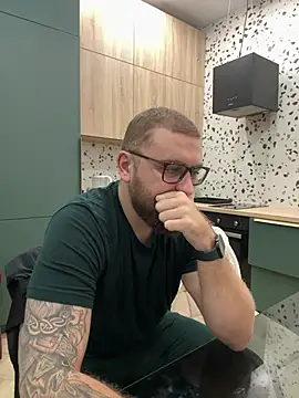 Snapshot of Bear_bear_ chatting on 03/03/25, 01:31 Bear bear  online show from 03/03/25, 01:31