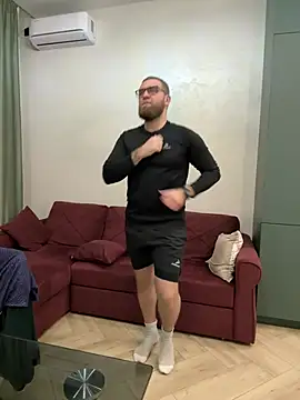 Snapshot of Bear_bear_ chatting on 03/06/25, 06:37 Bear bear  online show from 03/06/25, 06:37