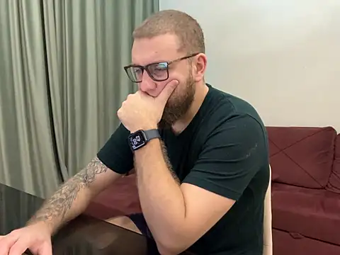 Snapshot of Bear_bear_ chatting on 03/06/25, 09:42 Bear bear  online show from 03/06/25, 09:42