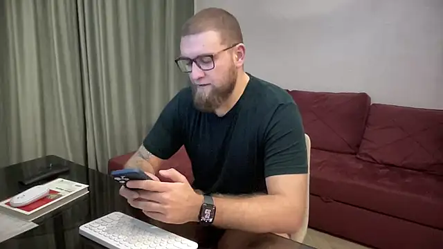 Snapshot of Bear_bear_ chatting on 03/07/25, 04:33 Bear bear  online show from 03/07/25, 04:33