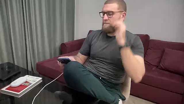 Snapshot of Bear_bear_ chatting on 03/08/25, 12:55 Bear bear  online show from 03/08/25, 12:55