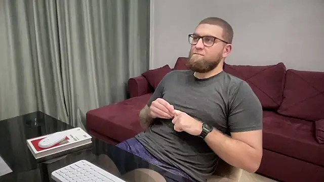 Snapshot of Bear_bear_ chatting on 03/09/25, 05:28 Bear bear  online show from 03/09/25, 05:28