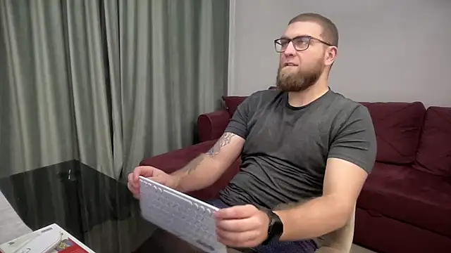 Snapshot of Bear_bear_ chatting on 03/10/25, 04:35 Bear bear  online show from 03/10/25, 04:35