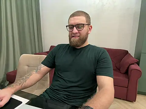 Snapshot of Bear_bear_ chatting on 03/13/25, 04:49 Bear bear  online show from 03/13/25, 04:49