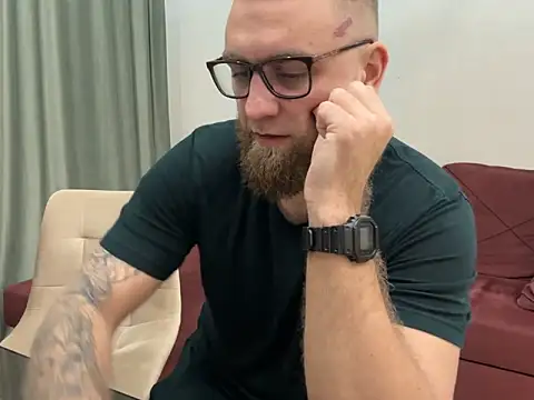 Snapshot of Bear_bear_ chatting on 03/14/25, 02:20 Bear bear  online show from 03/14/25, 02:20