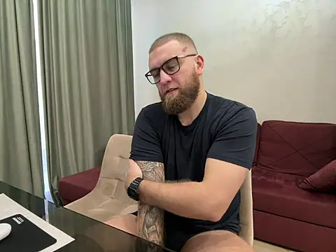 Snapshot of Bear_bear_ chatting on 03/15/25, 04:57 Bear bear  online show from 03/15/25, 04:57