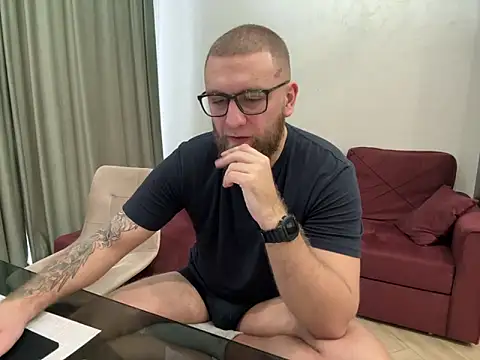 Snapshot of Bear_bear_ chatting on 03/16/25, 08:21 Bear bear  online show from 03/16/25, 08:21