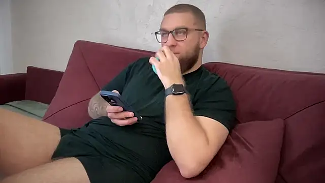 Snapshot of Bear_bear_ chatting on 03/21/25, 10:17 Bear bear  online show from 03/21/25, 10:17