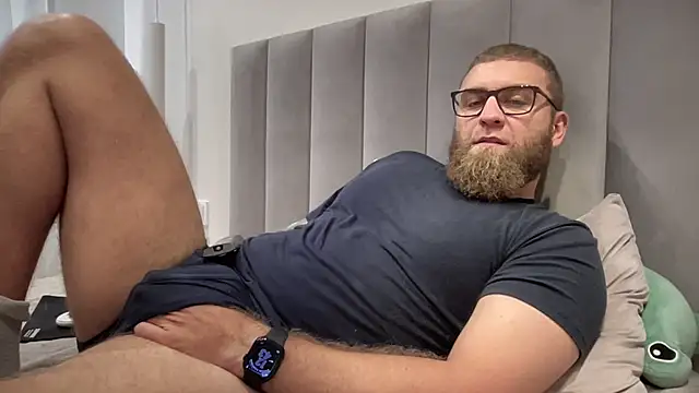 Snapshot of Bear_bear_ chatting on 09/09/25, 09:42 Bear bear  online show from 09/09/25, 09:42