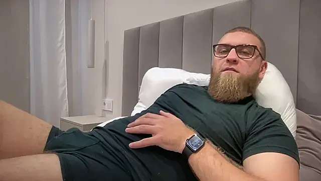 Snapshot of Bear_bear_ chatting on 10/09/25, 11:19 Bear bear  online show from 10/09/25, 11:19