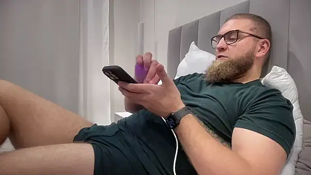 Snapshot of Bear_bear_ chatting on 10/10/25, 02:38 Bear bear  online show from 10/10/25, 02:38