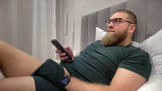 Snapshot of Bear_bear_ chatting on 10/14/25, 11:55 Bear bear  online show from 10/14/25, 11:55