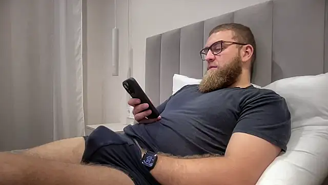 Snapshot of Bear_bear_ chatting on 10/25/25, 11:07 Bear bear  online show from 10/25/25, 11:07