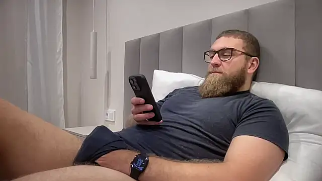 Snapshot of Bear_bear_ chatting on 11/01/25, 10:06 Bear bear  online show from 11/01/25, 10:06