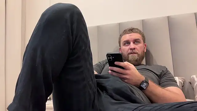 Snapshot of Bear_bear_ chatting on 03/10/26, 03:06 Bear bear online show from 03/10/26, 03:06