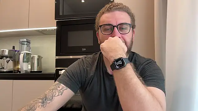 Snapshot of Bear_bear_ chatting on 04/15/26, 08:43 Bear bear online show from 04/15/26, 08:43