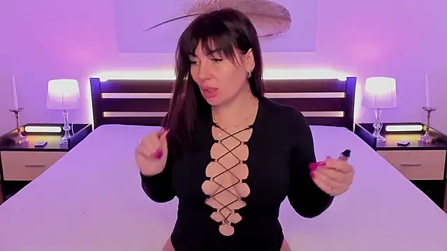 Jesss Leone online show from 04/15/26, 09:49