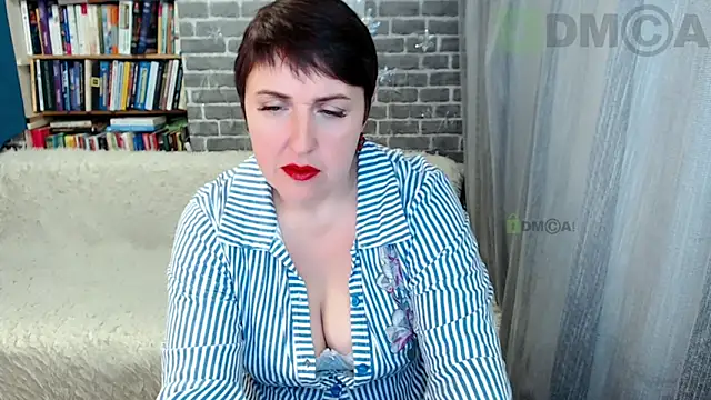 Rainbow lady online show from 12/22/25, 02:52