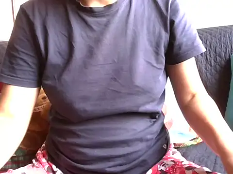 Snapshot of RAYA_1 chatting on 12/07/24, 04:47 RAYA 1 online show from 12/07/24, 04:47