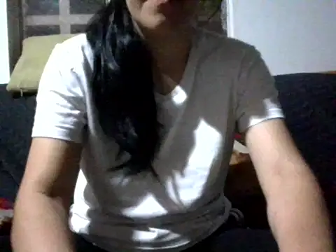 Snapshot of RAYA_1 chatting on 01/09/25, 01:08 RAYA 1 online show from 01/09/25, 01:08