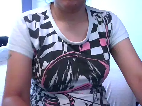 Snapshot of RAYA_1 chatting on 01/18/25, 04:21 RAYA 1 online show from 01/18/25, 04:21