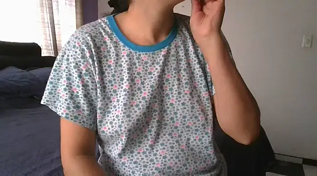 Snapshot of RAYA_1 chatting on 02/12/25, 04:33 RAYA 1 online show from 02/12/25, 04:33