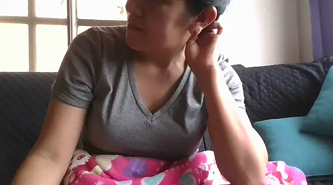 Snapshot of RAYA_1 chatting on 02/18/25, 01:10 RAYA 1 online show from 02/18/25, 01:10