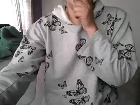 Snapshot of RAYA_1 chatting on 03/04/25, 05:45 RAYA 1 online show from 03/04/25, 05:45