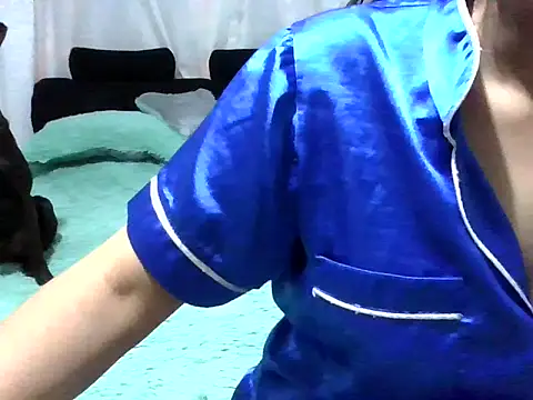 Snapshot of RAYA_1 chatting on 09/12/25, 12:44 RAYA 1 online show from 09/12/25, 12:44