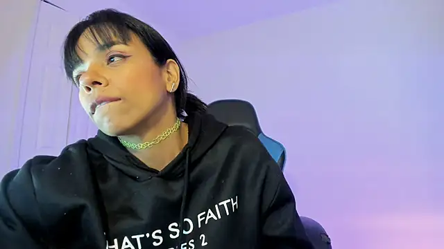 victoriachicas online show from 01/12/25, 05:33