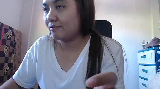 Snapshot of xTheLastVIRGINx chatting on 12/05/24, 05:15 xTheLastVIRGINx online show from 12/05/24, 05:15