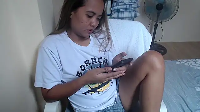 Snapshot of xTheLastVIRGINx chatting on 09/11/25, 05:18 xTheLastVIRGINx online show from 09/11/25, 05:18