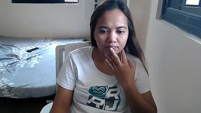 Snapshot of xTheLastVIRGINx chatting on 09/15/25, 05:40 xTheLastVIRGINx online show from 09/15/25, 05:40