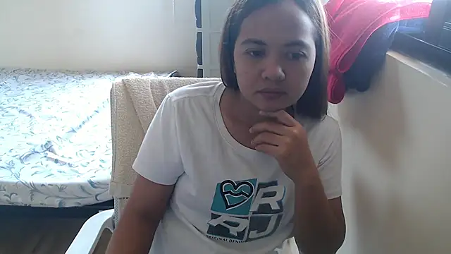 Snapshot of xTheLastVIRGINx chatting on 09/23/25, 03:53 xTheLastVIRGINx online show from 09/23/25, 03:53