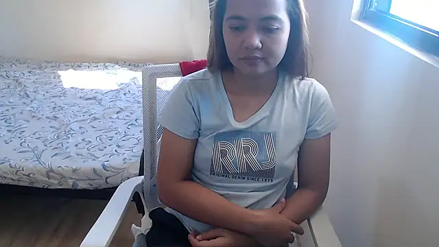 Snapshot of xTheLastVIRGINx chatting on 10/01/25, 05:13 xTheLastVIRGINx online show from 10/01/25, 05:13