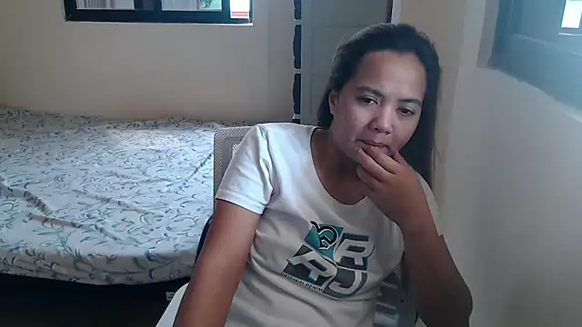 Snapshot of xTheLastVIRGINx chatting on 10/08/25, 05:05 xTheLastVIRGINx online show from 10/08/25, 05:05