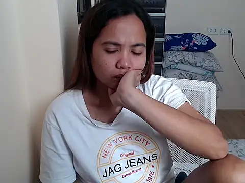 xTheLastVIRGINx online show from 02/03/26, 07:02