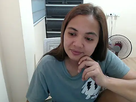 xTheLastVIRGINx online show from 04/28/26, 02:55