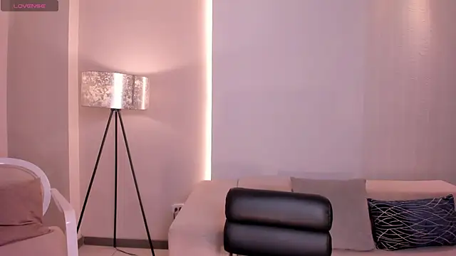 JuanitaClay online show from 09/10/25, 12:27