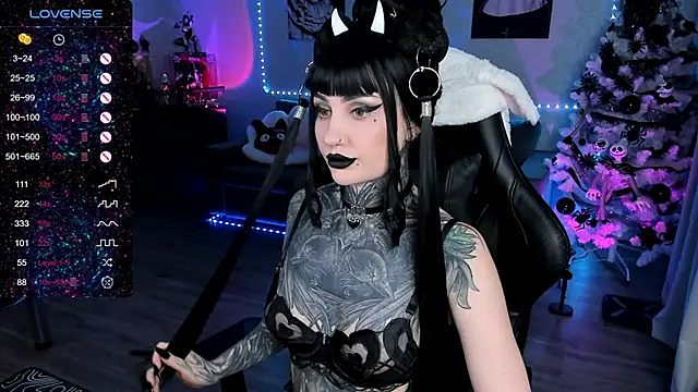 Snapshot of RachelQueen_ chatting on 02/09/25, 10:42 RachelQueen  online show from 02/09/25, 10:42