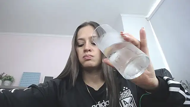  juliana rios online show from 11/08/25, 07:23