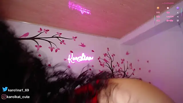 Karolina 1 online show from 11/14/25, 12:48