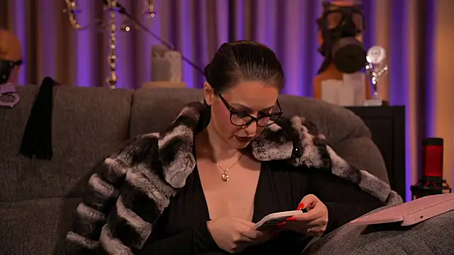 kelly kent online show from 02/08/25, 03:19