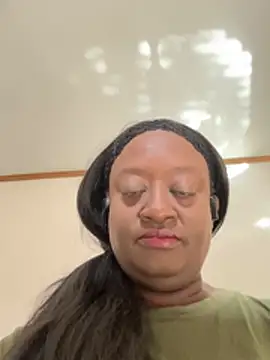 Katiefyi online show from 04/15/26, 01:40